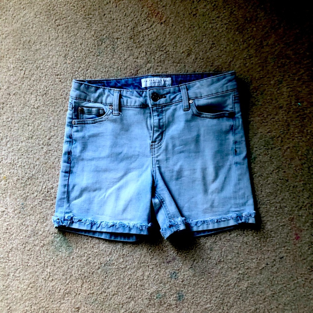 Celebrity pink girl Jean shorts